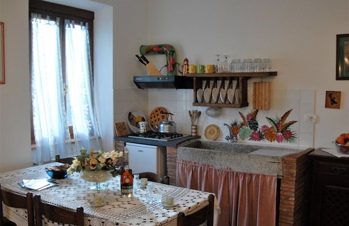 Mologno House | Country house, private pool, garden, wi-fi free