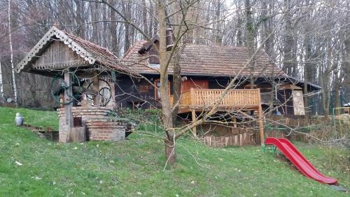 Kraljevec Sesvetski House | Country house with a pool in Medvednica Nature Park