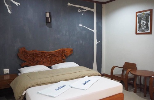 Tha Tum Hotel | Country Inn 304
