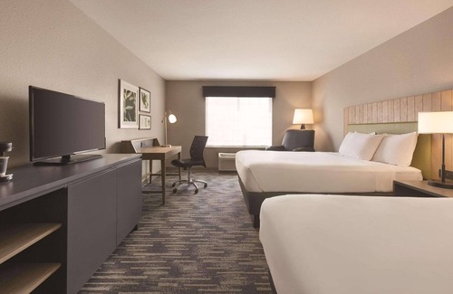 Suamico Hotel | Country Inn & Suites by Radisson, Green Bay North