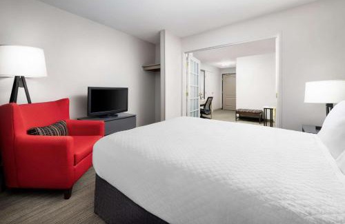 Big Flats Airport Hotel | Country Inn & Suites by Radisson, Big Flats (Elmira), NY
