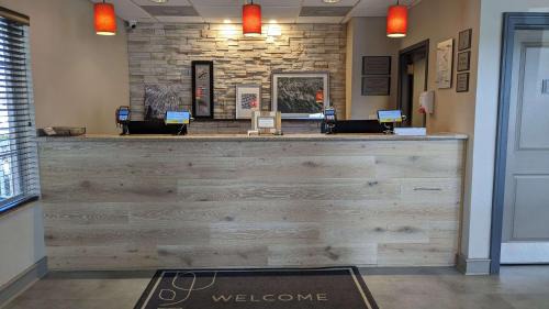 Covington Hotel | Country Inn & Suites by Radisson, Covington, LA