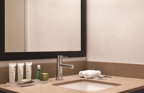 Northfield Hotel | Country Inn & Suites by Radisson, Northfield, MN