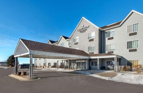 Watertown Hotel | Country Inn & Suites by Radisson, Watertown, SD