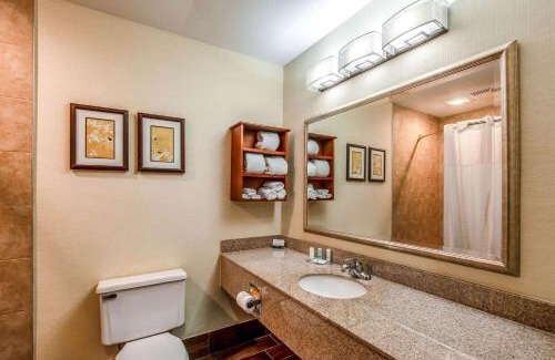 Muskegon Hotel | Country Inn & Suites by Radisson, Muskegon, MI