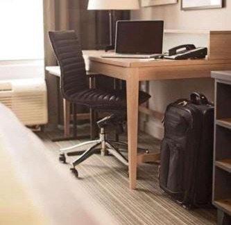 Plymouth Hotel | Country Inn & Suites by Radisson, Minneapolis West, MN