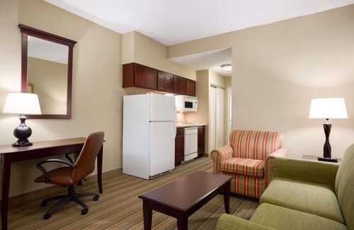 South Hill Hotel | Country Inn & Suites by Radisson, Ithaca, NY