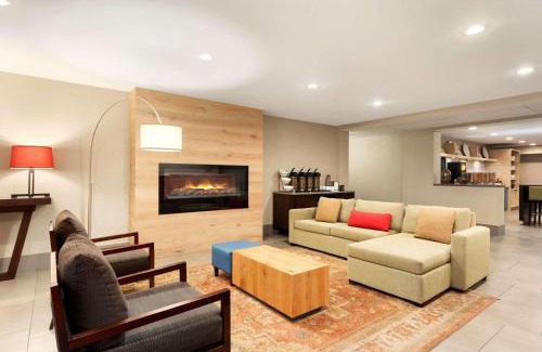 Cedar Rapids - Iowa City Hotel | Country Inn & Suites by Radisson, Cedar Rapids Airport, IA