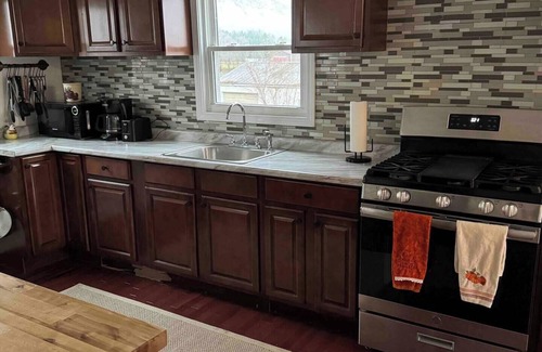 Leroy House | Country life at McIntosh Manor - 2 bedroom home