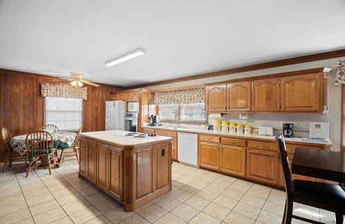 Springfield House | Country living at its best, chickens and a beautiful stocked pond to fish in