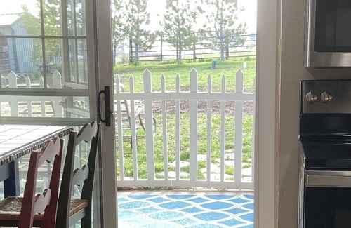 Centennial Apartment | Country Living for Grandparents, Travel Nurses and Execs!