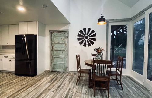 Lockhart House | Country Living with all the Amenities