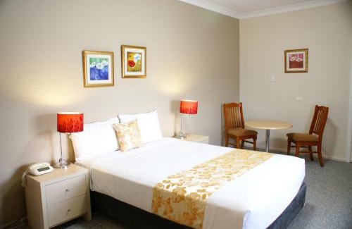 Bathurst Hotel | Country Lodge Motor Inn