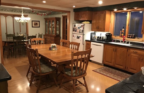 Brockport Resort | Country Mountain Paradise - Royalty Suite