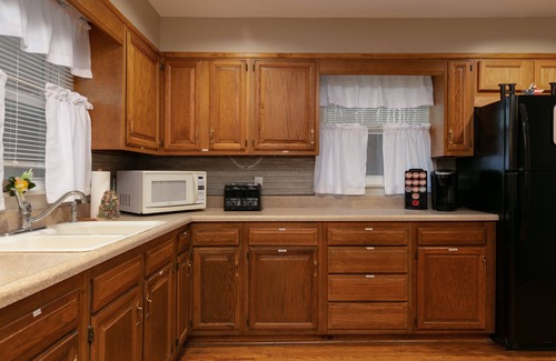 Town of Reading House | Country Seclusion 3 BR; 2 BA; sleeps 6;
