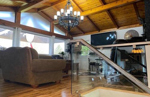 Tillsonburg Ski Chalet | Country settings