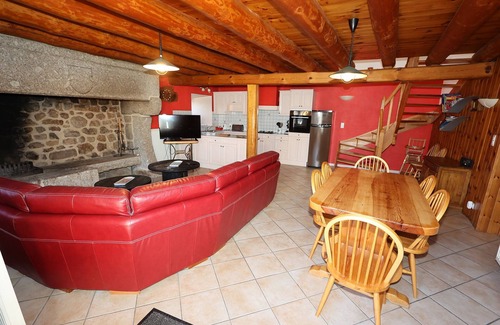 Le Malzieu-Forain House | Country-style house close to shops
