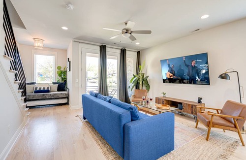 South Nashville House | Country Thunder by GoodNight Stay Mins to Dowtown