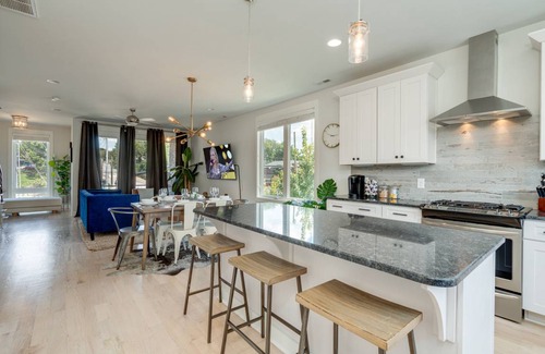 South Nashville House | Country Thunder by GoodNight Stay Mins to Dowtown