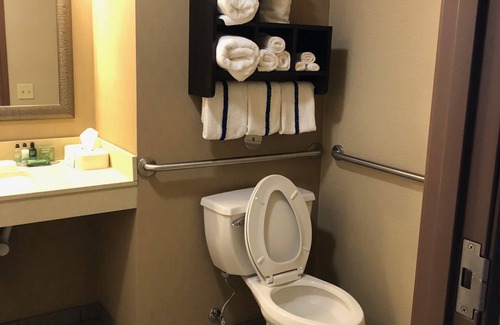 Robinson Hotel | Country View Inn & Suites