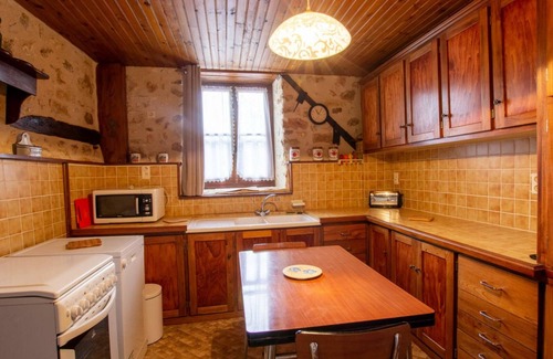 Saint-Front-la-Riviere Cottage | Countryside house with 2 bedrooms, Wifi, parking, pets allowed