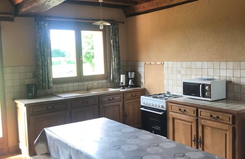 Marolles-les-Braults Cottage | Countryside Retreat with Pond, Games Room, and Nearby Attractions