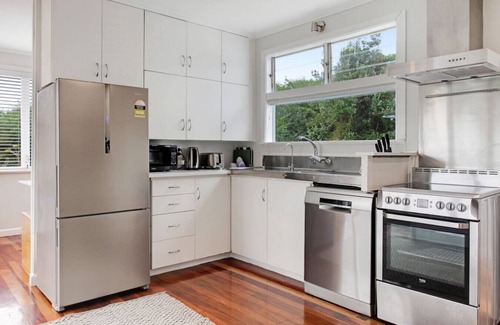Mangere House | Countryside 4BR Family Home near Airport
