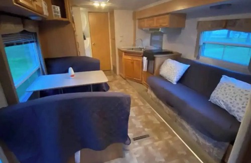 Allenton House | Countryside Camper between Capac & Imlay City!