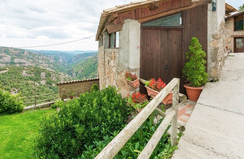 Oden Cottage | Countryside Cottage in Cambrils with Swimming Pool