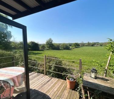 Compton Bassett Apartment | Countryside Garden Summer House