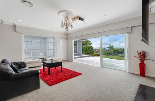 Whitford House | Countryside Haven Retreat with Pool and Deck