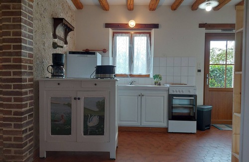 Chateaudun Cottage | Countryside Retreat with Pool in Châteaudun's Historic Charm