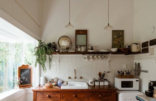 Hallston Cottage | Countryside Retreat with Cosy Fireside Bath