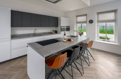 Bakkeveen Villa | Countryside villa with spa, gym, games room & large private garden