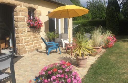 Anctoville-sur-Boscq House | Coup de cœur assuré ! CALM Comme à la Maison ! maison spacieuse avec grande terrasse pour 2 à 5 personnes proximité Granville et mer avec wifi et parking gratuits