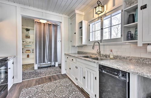Big Lake Cabin | Couples Cabin - Upper Unit with Deck on Eagle Lake