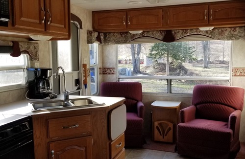 Cold Spring House | Couples Getaway - Hilltop Valley View Retreat AMAZING NATURE & VIEWS