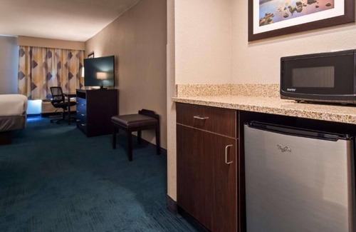Blaine Hotel | Couples' Retreat | Highly Rated Location | Poolside Options