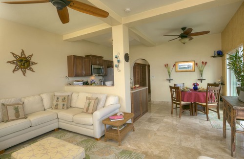Estate Freemans Ground Villa | COUPLES RETREAT, HUGE OCEAN VIEWS, FREE KAYAKS & PADDLE BOARDS