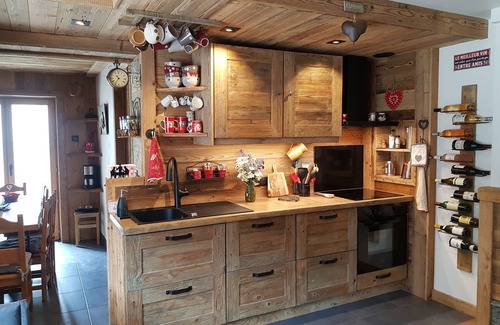 Courchevel Apartment | COURCHEVEL Ski in, ski out, cosy & comfortable village center 3*, France