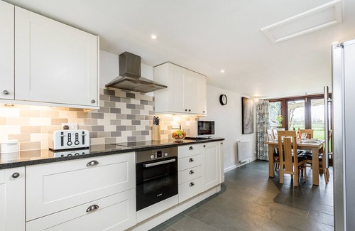 Templecombe House | Courtyard Barn 5* rated in stunning rural location on Somerset, Dorset border.