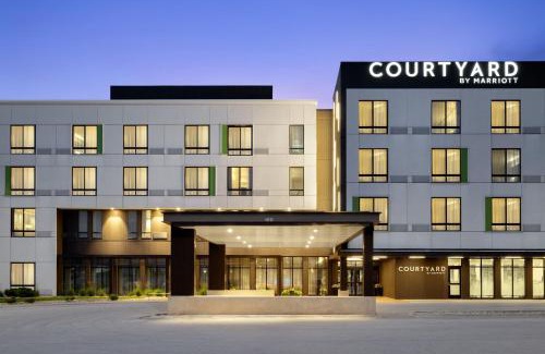 Council Bluffs Hotel | Courtyard by Marriott Omaha East/Council Bluffs, IA