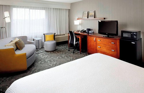 Stow Hotel | Courtyard by Marriott Akron Stow