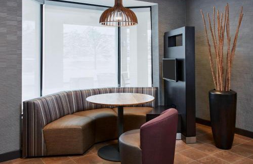 Pontiac Hotel | Courtyard by Marriott Detroit Pontiac/Auburn Hills