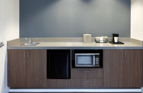 Hopelawn Hotel | Courtyard by Marriott Edison Woodbridge