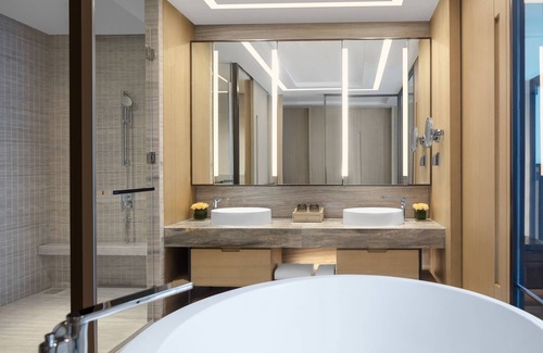 Taizhou Hotel | Courtyard by Marriott Jiangsu Taizhou