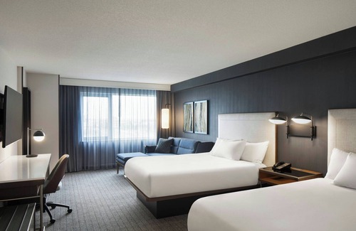 Saint-Laurent Hotel | Courtyard by Marriott Montreal Airport