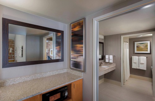 Arts/Warehouse District Hotel | Courtyard by Marriott New Orleans Warehouse Arts District