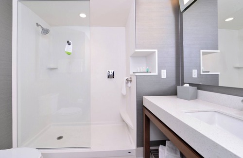 North Industrial Hotel | Courtyard by Marriott Saskatoon Airport
