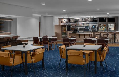 Valencia Hotel | Courtyard by Marriott Santa Clarita Valencia